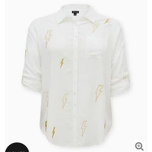 TORRID BUTTON-FRONT TOP - LIGHTNING WHITE